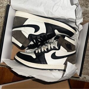 Jordan 1 Retro High Dark Mocha